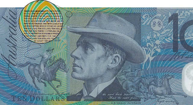 Zoom feature on Australia’s $10 note showing that it contains the words to the poem ‘The Man From Snowy River’.